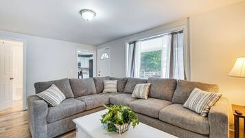 Rumah (4 Bedrooms) | Bagian depan properti