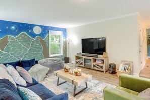 House (3 Bedrooms) | Interior - Black Mountain Retreat w/ Hot Tub + Mountain Views (Black Mountain)