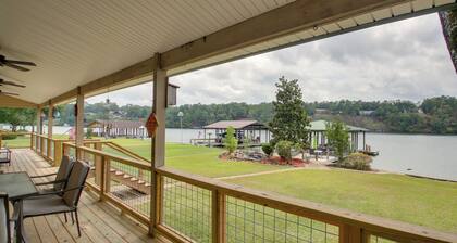 Waterfront Hot Springs Home: 19 Mi to Natl Park!