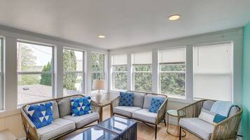 House (3 Bedrooms) | Depan hartanah