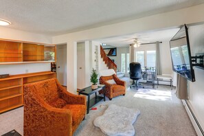Interior - 3 Mi to Pioneer Park & University: Spacious Home! (Fairbanks)
