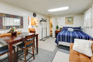 Apartment (0 Bedroom) | Interior - 5 Mi to Museum of the North: Studio w/ Yard! (Fairbanks)