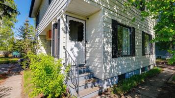 Apartemen (0 Bedroom) | Bagian depan properti