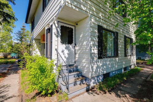 5 Mi to Museum of the North: Studio w/ Yard!