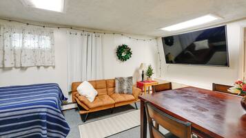 Apartment (0 Bedroom) | Interior