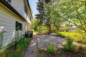 Apartment (0 Bedroom) | Interior - 5 Mi to Museum of the North: Studio w/ Yard! (Fairbanks)