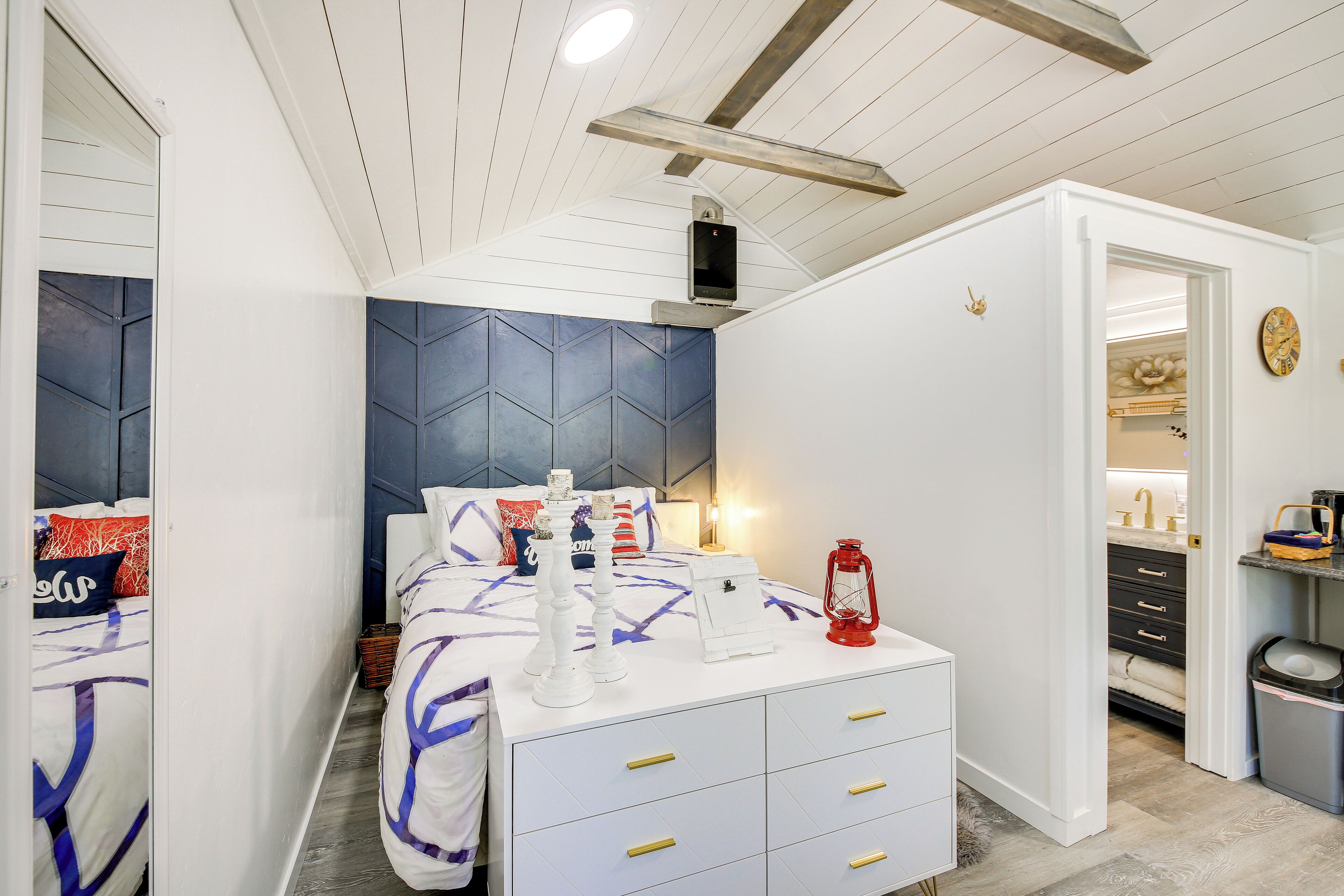 Apartment (0 Bedroom) | Interior