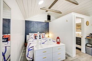 Apartment (0 Bedroom) | Interior