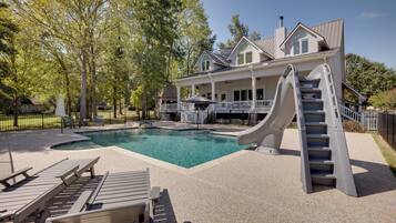 House (4 Bedrooms) | Front of property