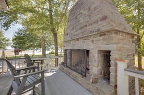 House (4 Bedrooms) | Interior - Lake Livingston Paradise: Outdoor Pool w/ Slide! (Coldspring)