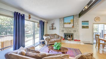 House (4 Bedrooms) | Front of property