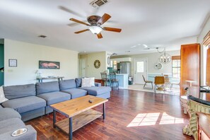 House (3 Bedrooms) | Interior - Waterfront Pass Christian Oasis ~ 2 Mi to Beach! (Pass Christian)