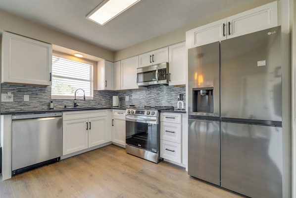 House (2 Bedrooms) | Interior