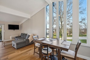 Apartment (1 Bedroom) | Interior - Elegant 4-season Lake Geneva Condo w/ Fireplace! (Lake Geneva)