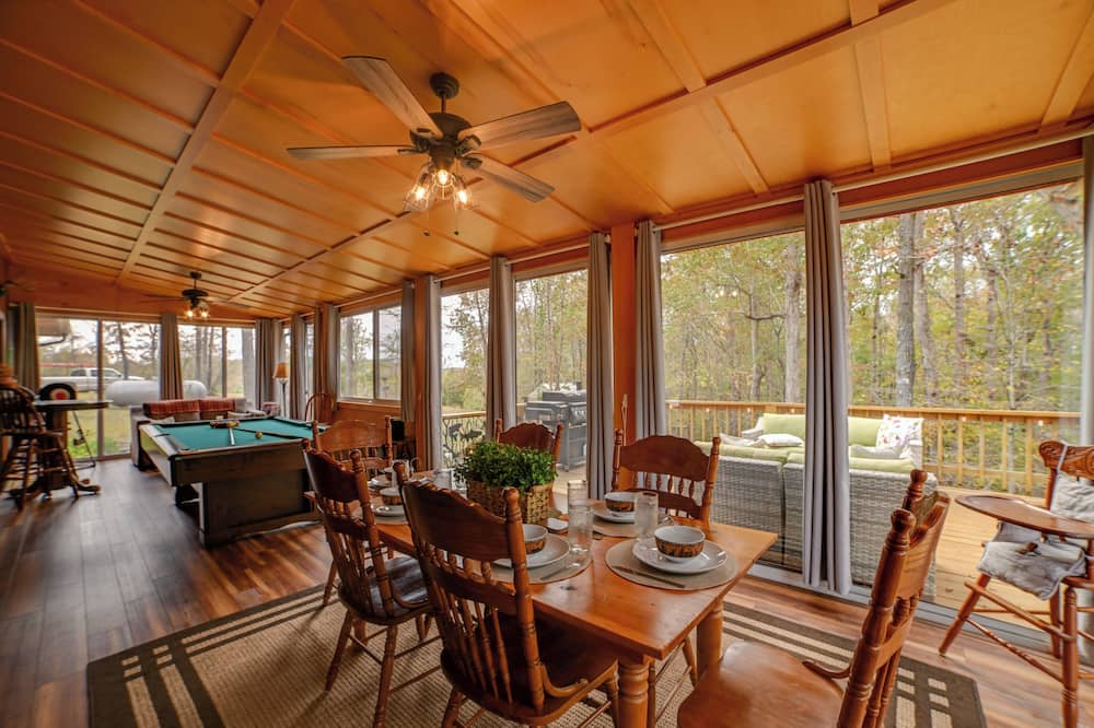 Cadiz Vacation Home w/ Deck: Walk to Lake Barkley - Lake Barkley