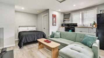 Apartment (0 Bedroom) | Interior