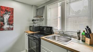 Apartment (0 Bedroom) | Interior