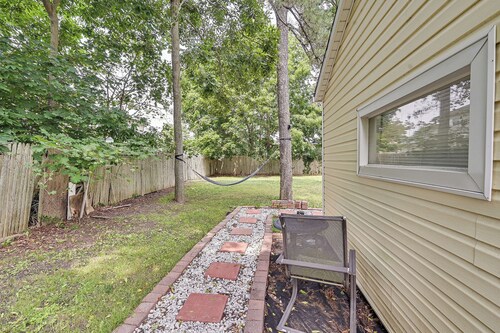 Pet-friendly Long Island Guest House: Walk to Bay!