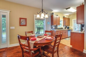 Cottage (2 Bedrooms) | Interior