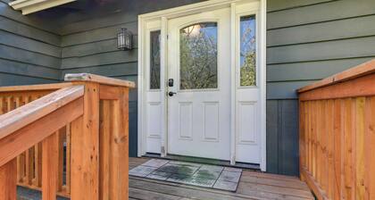 1 Mi to Downtown & River: Family Apt in Fairbanks