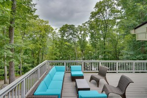 Interior - Lakefront Cadiz Home w/ Hot Tub! (Cadiz)