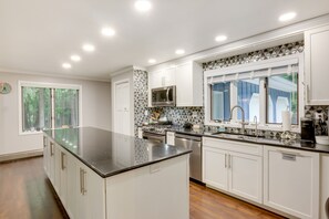 Microwave, oven, stovetop, dishwasher