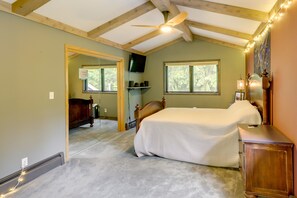 3 室のベッドルーム、ノートパソコン用作業スペース、ベッドシーツ