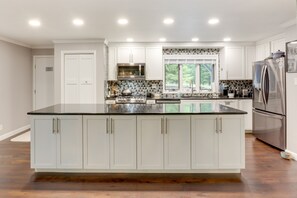 電子レンジ、オーブン、コンロ、食器洗い機