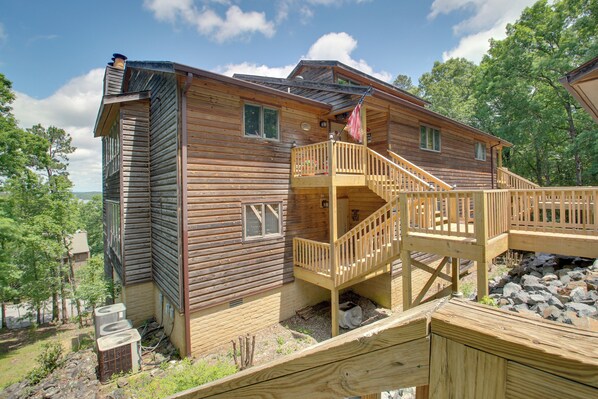 Interior - Lake Ouachita Vacation Rental w/ Community Pool (Mount Ida)