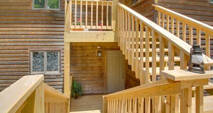Lake Ouachita Vacation Rental w/ Community Pool