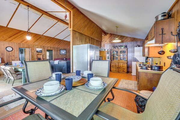 House (2 Bedrooms) | Interior