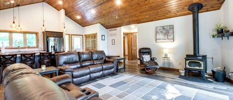 House (2 Bedrooms) | Interior