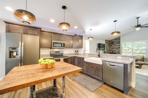 House (3 Bedrooms) | Interior