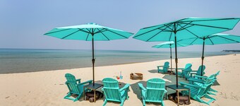 Private Beachfront Lake Michigan Rental w/ Kayaks
