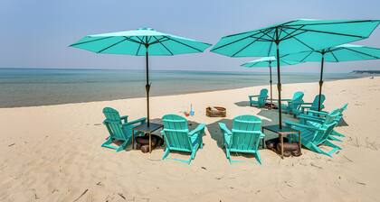 Private Beachfront Lake Michigan Rental w/ Kayaks