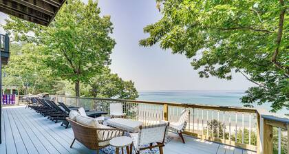 Private Beachfront Lake Michigan Rental w/ Kayaks