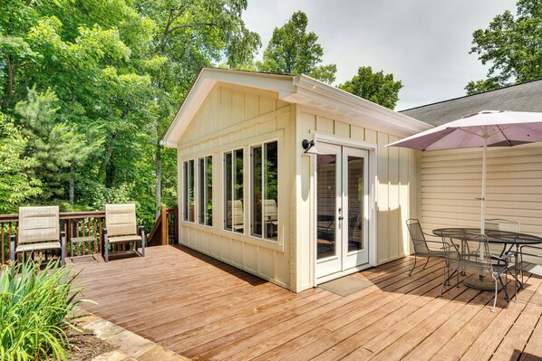 House (3 Bedrooms) | Interior - Blue Ridge Mountain Home w/ Sunroom: Pets Welcome (Fairview)