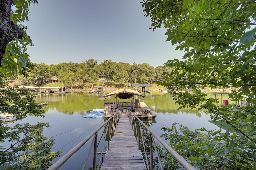 Boat Dock & Fire Pit: Lakefront Paradise in Eucha! - Salina, OK