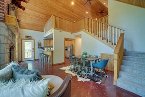 House (2 Bedrooms) | Interior