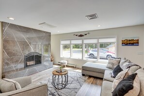 House (5 Bedrooms) | Interior