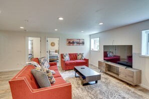 House (5 Bedrooms) | Interior - 6 Mi to Hunter Mtn: Winter Retreat w/ Hot Tub! (Tannersville)