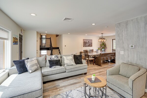 Interior - 6 Mi to Hunter Mtn: Winter Retreat w/ Hot Tub! (Tannersville)