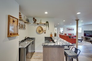 Interior - 6 Mi to Hunter Mtn: Winter Retreat w/ Hot Tub! (Tannersville)