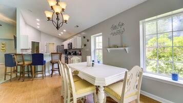 House (4 Bedrooms) | Interior