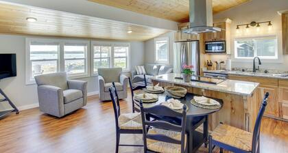 Baileys Harbor Waterfront Vacation Rental w/ Grill
