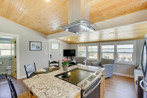 Cottage (2 Bedrooms) | Interior