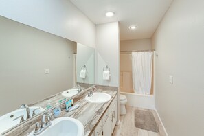 Interior - Branson Escape w/ Pool Access, Grill & Balcony! (Branson)