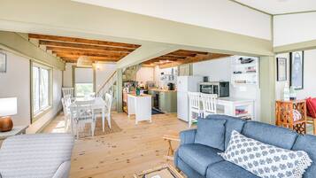 Cottage (2 Bedrooms) | Interior