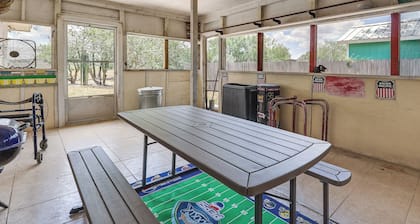 Screened Porch: Remote Harlingen House!