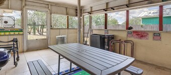 Screened Porch: Remote Harlingen House!